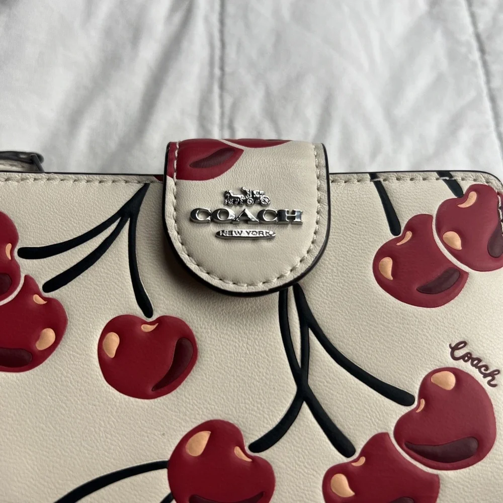 COACH CZ762 Women's Medium Corner Zip Wallet With Cherry ๐ Print Smooth Leather - Picture 10 of 10
